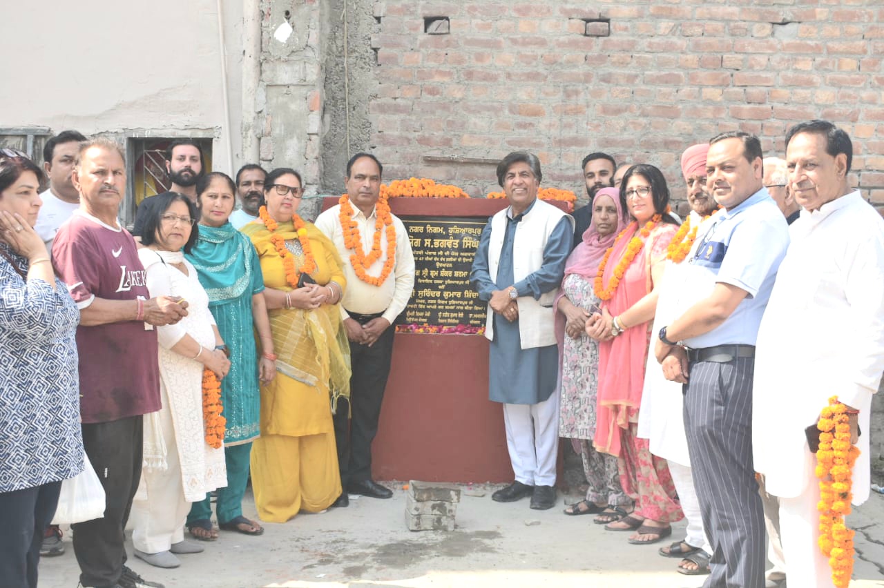 MLA Brahmshankar Jimpa inaugurated the construction work of lanes in ward number 47.